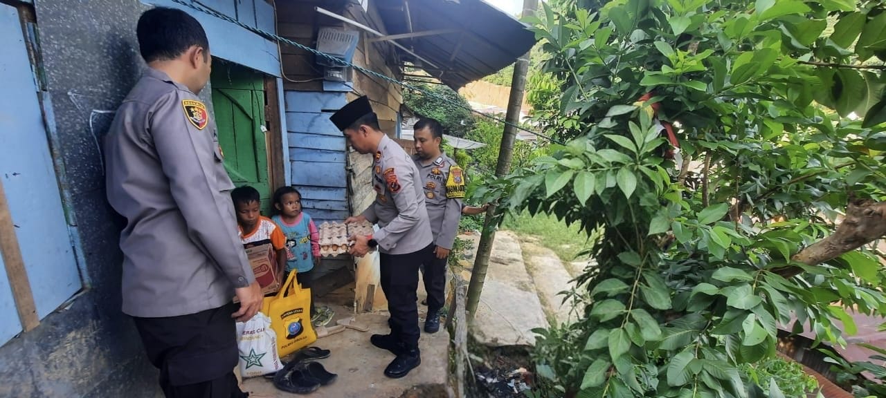 Kapolsek Sibolga Sambas Berikan Santunan pada Anak Yatim dan Kurang Mampu